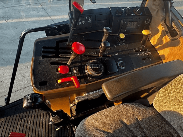 Трактор John Deere 6800 (1994)