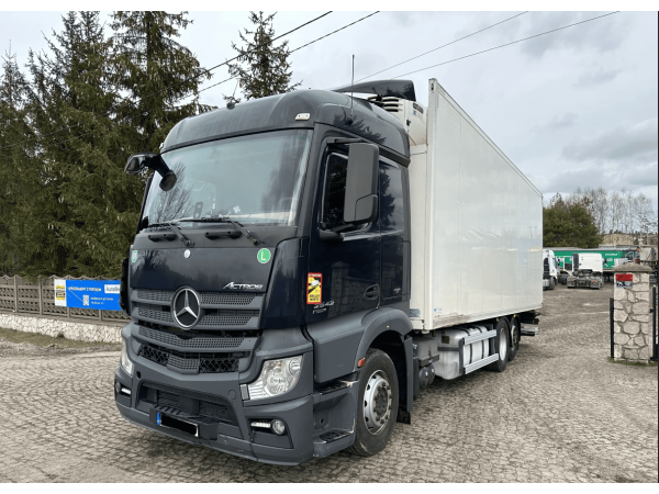 Грузовик штора Mercedes-Benz Actros 2545 (2013)