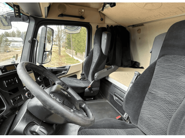 Грузовик штора Mercedes-Benz Actros 2545 (2013)