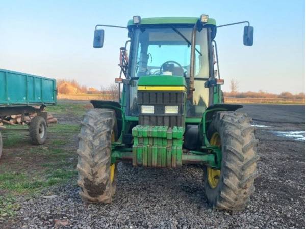 Трактор John Deere 6110 (2000)