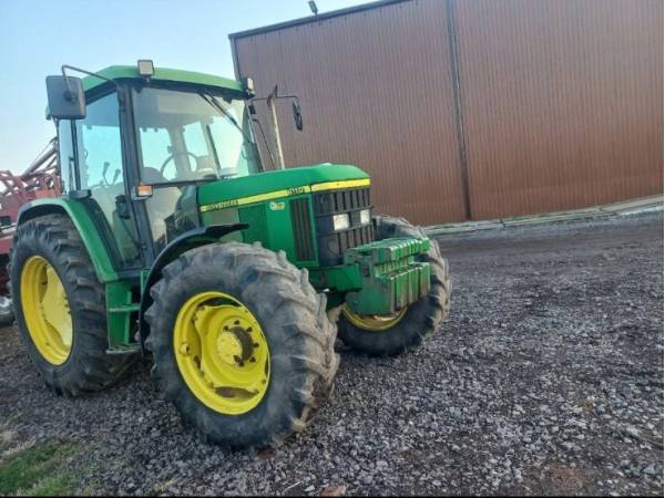 Трактор John Deere 6110 (2000)