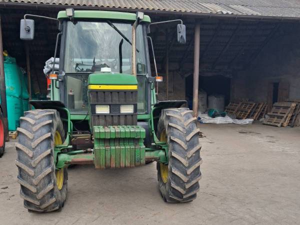 Трактор John Deere 6110 (2000)