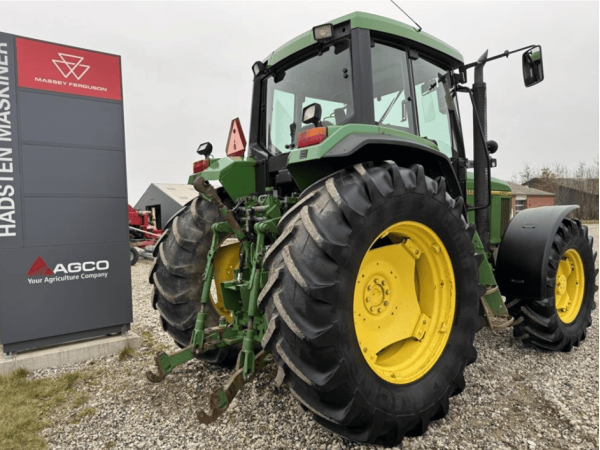 Трактор John Deere 6800 (1995)