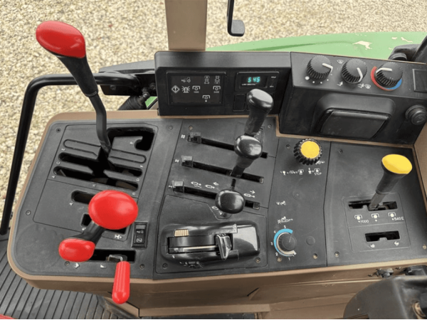 Трактор John Deere 6800 (1995)