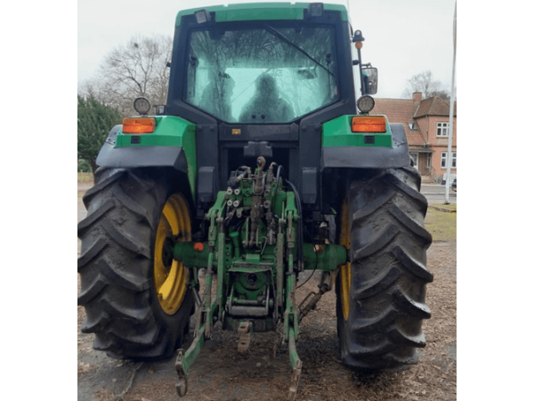 Трактор John Deere 6610 (2000)