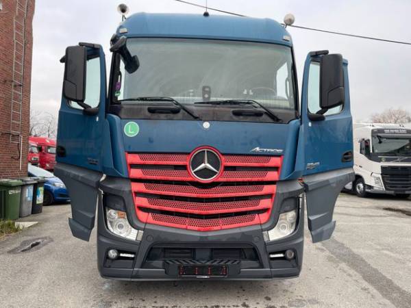 Грузовик штора Mercedes-Benz Actros 2545 (2013)