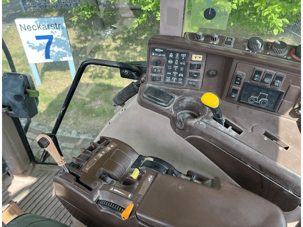 Трактор John Deere 6920 (2003)