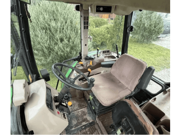 Трактор John Deere 5620 (2004)