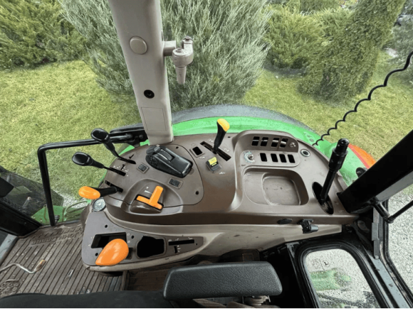 Трактор John Deere 5620 (2004)