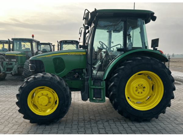 Трактор John Deere 5820 (2004)