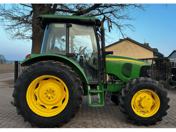 Трактор John Deere 5820 (2004)