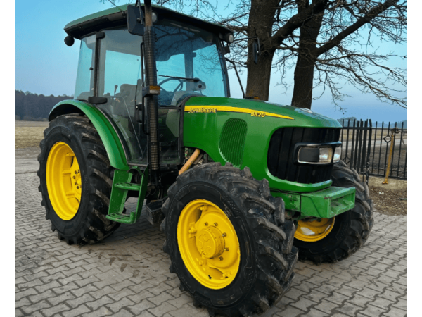 Трактор John Deere 5820 (2004)