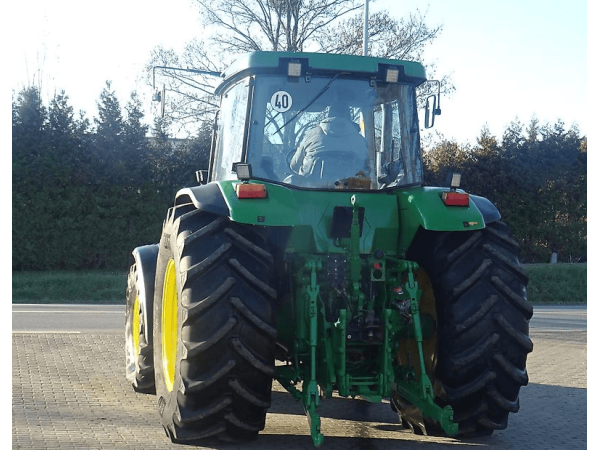 Трактор John Deere 8210 (2001)
