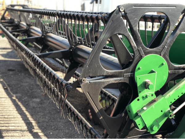 Жниварка John Deere 925F