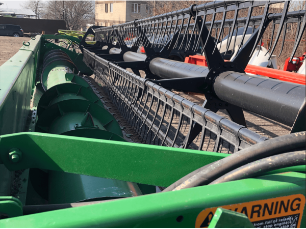 Жниварка John Deere 925F