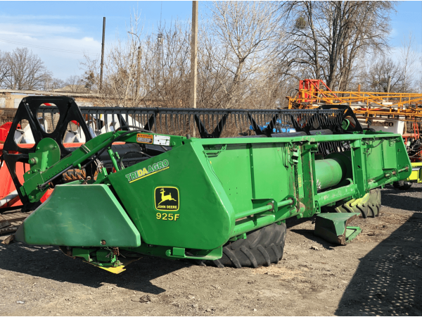 Жниварка John Deere 925F