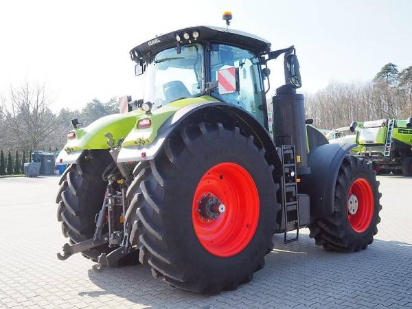 Трактор Claas Axion 920 (2023)