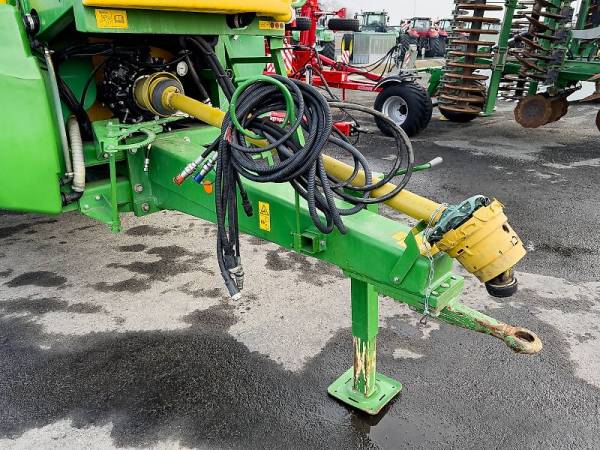 Причіпний обприскувач John Deere 724 (2008)