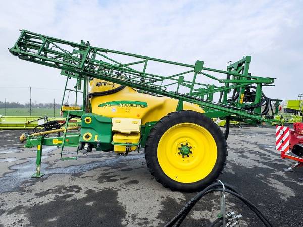 Причіпний обприскувач John Deere 724 (2008)