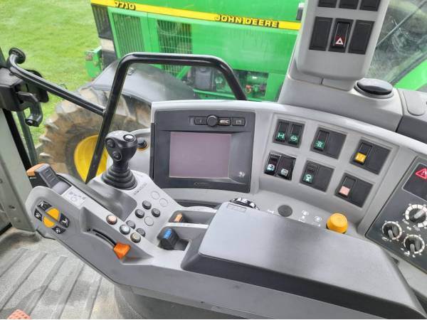 Трактор Claas Axion 850 (2008)