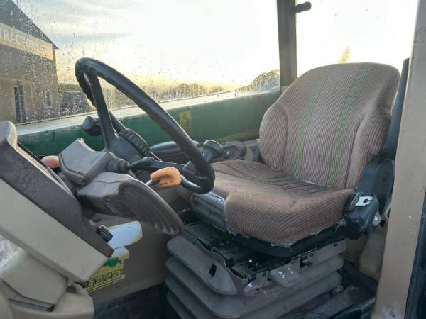 Телескопічний навантажувач John Deere 3200 (2002)