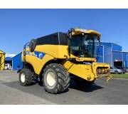 Комбайн New Holland CX8090