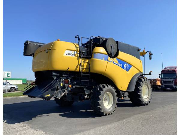 Комбайн New Holland CX8090 (2011)