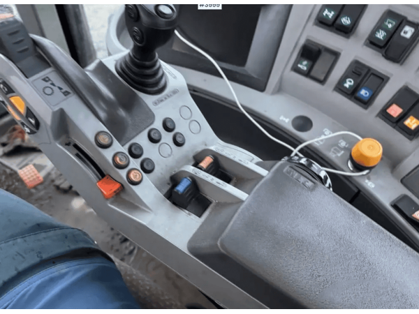 Трактор Claas Arion 640 (2012)