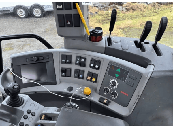 Трактор Claas Arion 640 (2012)