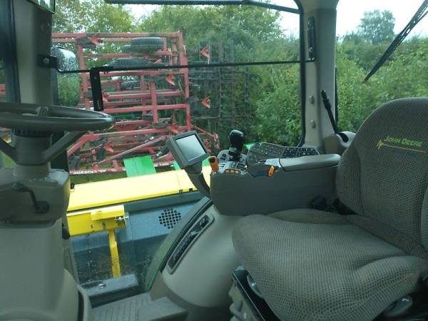  Трактор John Deere 7230R (2011)