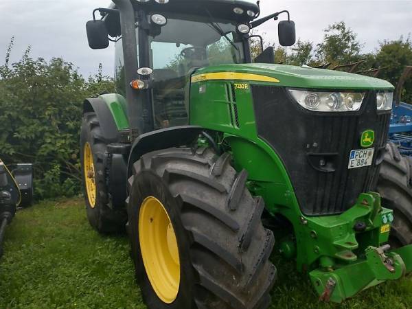  Трактор John Deere 7230R (2011)