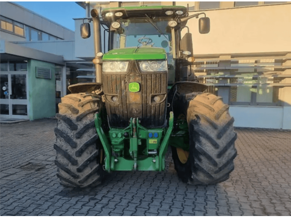  Трактор John Deere 7230R (2011)