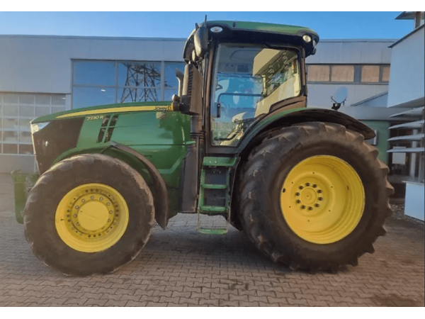  Трактор John Deere 7230R (2011)