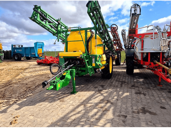 Причіпний обприскувач John Deere 740i (2011)
