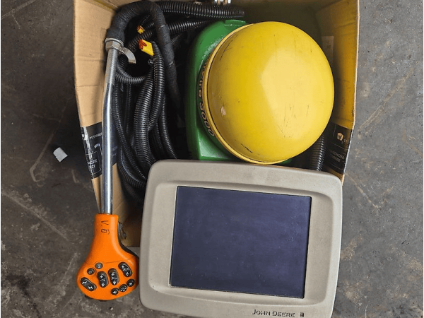 Причіпний обприскувач John Deere 740i (2011)