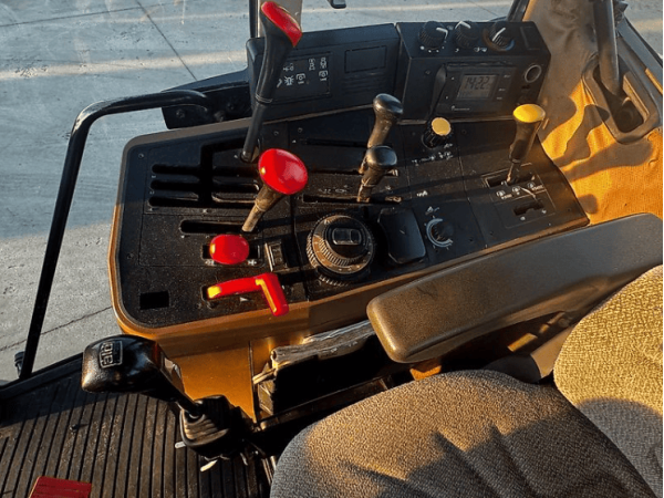 Трактор John Deere 6800 (1994)