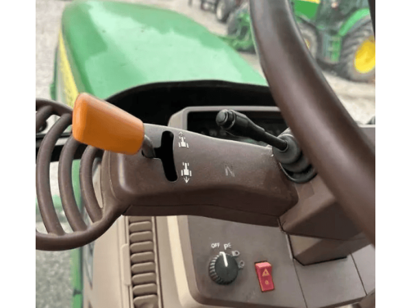 Трактор John Deere 6520 (2004)