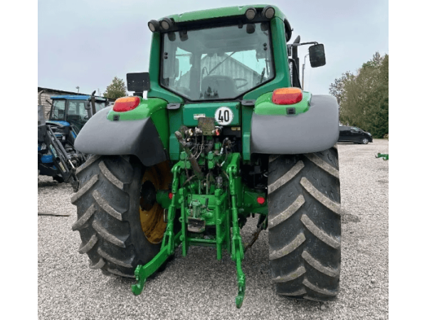Трактор John Deere 6520 (2004)