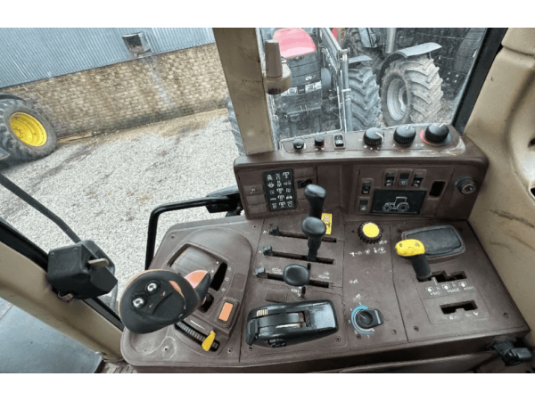 Трактор John Deere 6520 (2004)