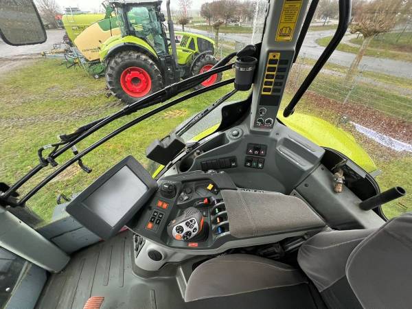 Трактор Claas Axion 930 (2013)