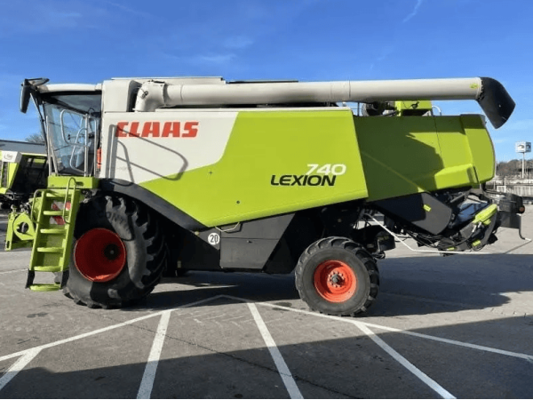 Комбайн Claas Lexion 740 (2010)