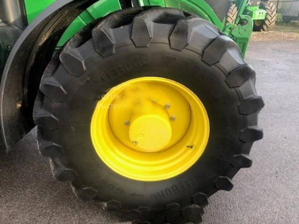 Трактор John Deere 6215R (2020)