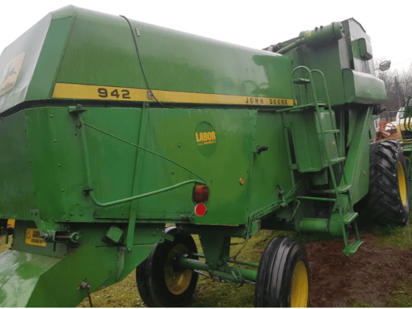Комбайн John Deere 942 (1982)