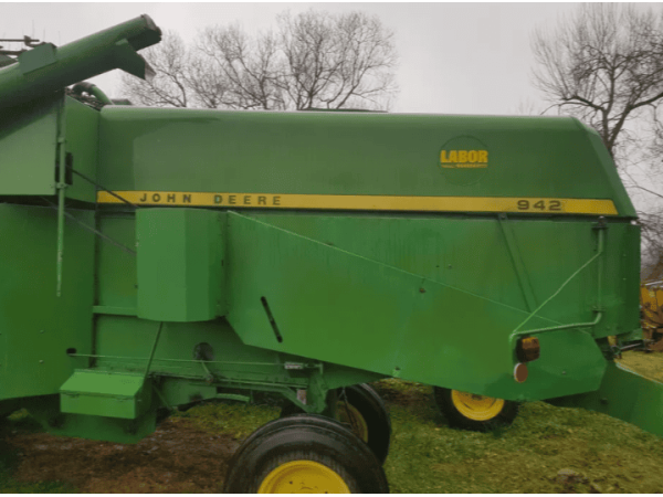 Комбайн John Deere 942 (1982)