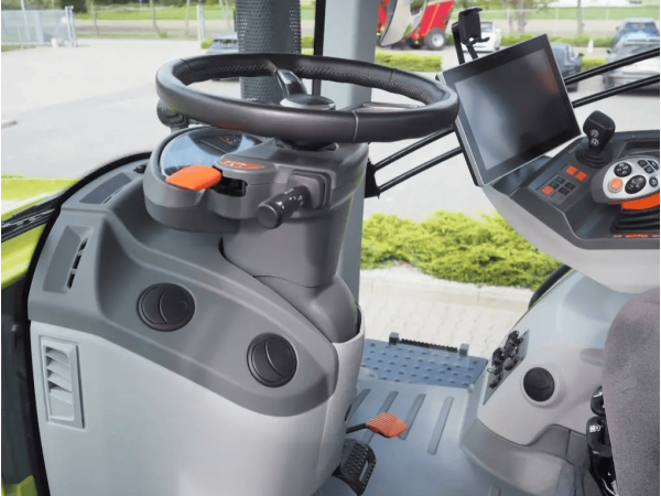 Трактор Claas Axion 850 (2023)