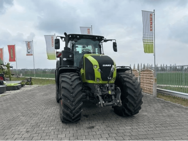 Трактор Claas Axion 930 (2023)