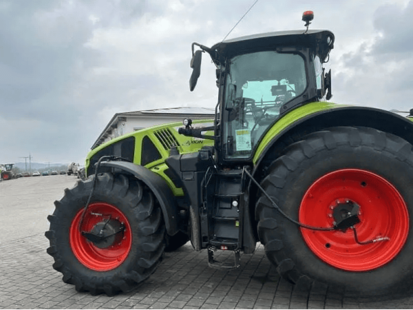 Трактор Claas Axion 930 (2023)