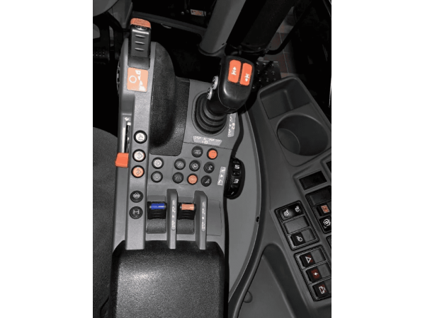 Трактор Claas Axion 650 (2022)