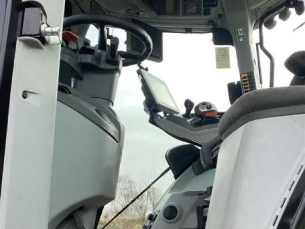 Трактор Claas Axion 870 (2023)