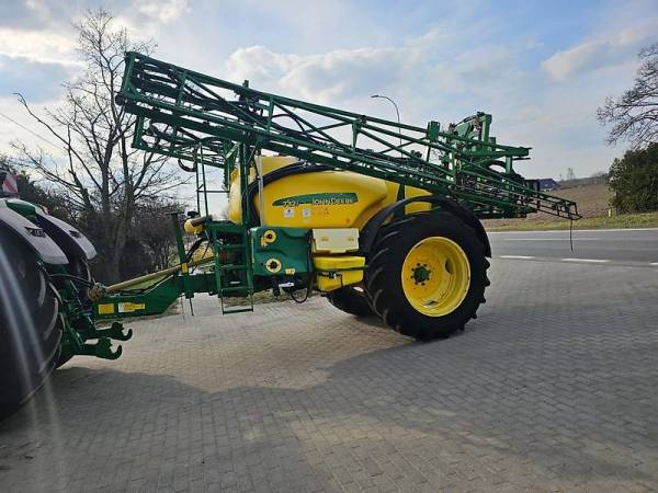 Причіпний обприскувач John Deere 732i (2009)